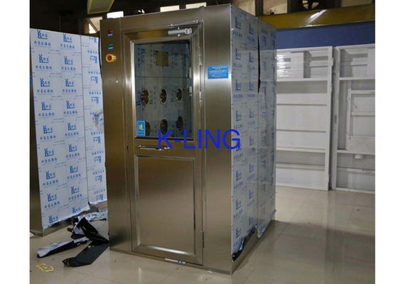 Phòng tắm thông thoáng cho 2 người với cửa mở tự động có khóa liên động